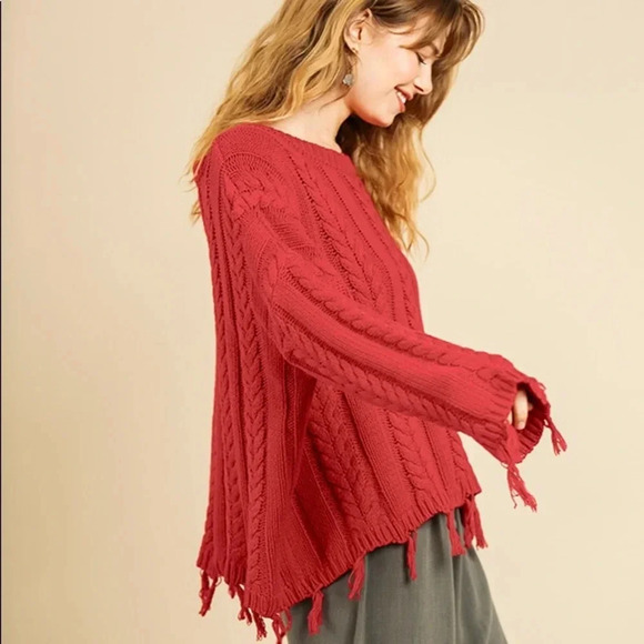 NWT Umgee Boutique Heavy Cable Knit Sweater with Frayed tassel Hem deep red - Picture 3 of 14